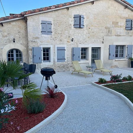 Gite La Rive Gauche Saint-Meme-les-Carrieres Exterior foto