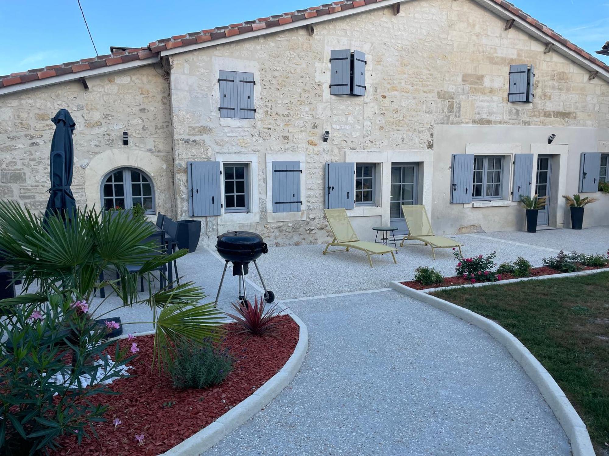 Gite La Rive Gauche Saint-Meme-les-Carrieres Exterior foto